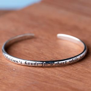 925 Silver "A Mother holds her children's hands for a short while but their hearts forever" Bracelet