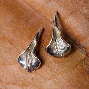 SUVANI Sterling Silver 3D Beautiful Calla Lily Flower Dangle Hook Earrings