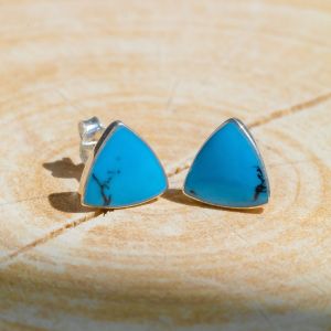 SUVANI 925 Sterling Silver Tiny Blue Turquoise Stone Triangular Post Stud Earrings 10 mm 