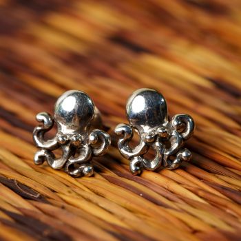 SUVANI 925 Sterling Silver Tiny Little Octopus 10 mm Post Stud Earrings