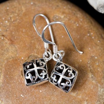 SUVANI Sterling Silver Puffed Square Celtic Four Leaf Clover Heart-Shaped Dangle Hook Earrings