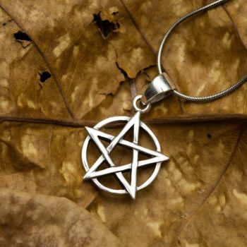 SUVANI Sterling Silver 19 mm Pentagram Pentacle Star Amulet Protective Pendant Necklace 18'' 